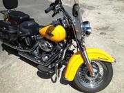 2011 - Harley-Davidson Heritage Softail Yellow